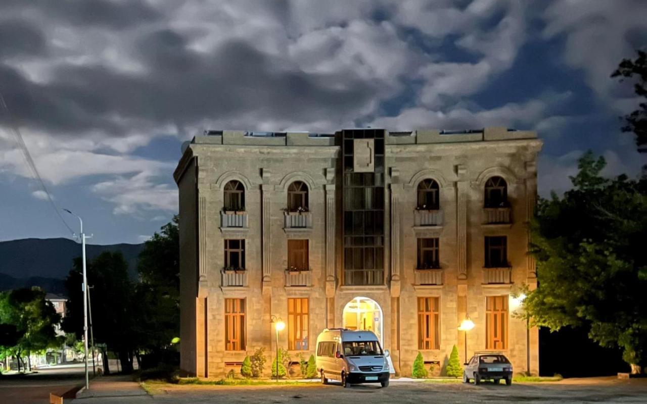 Arpa Hotell Yeghegnadzor Exteriör bild