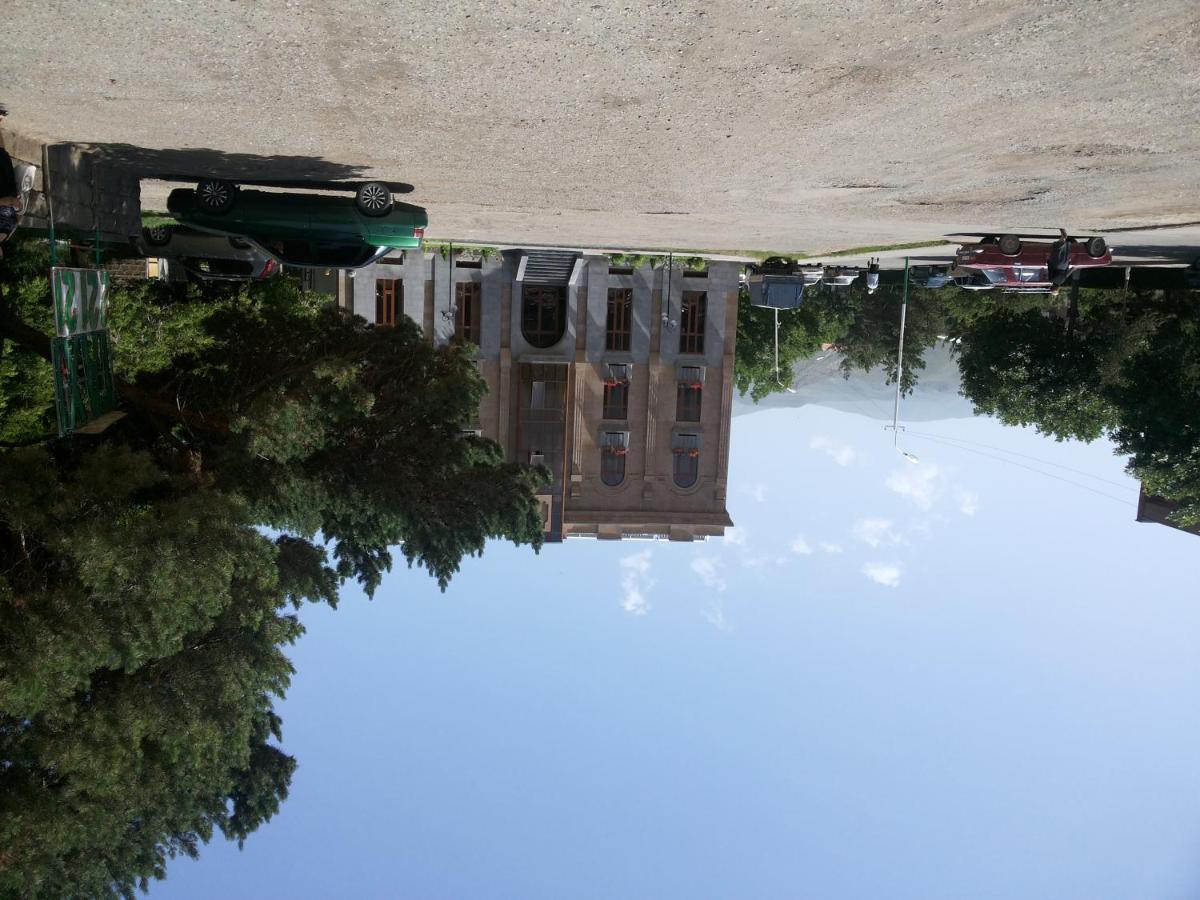 Arpa Hotell Yeghegnadzor Exteriör bild
