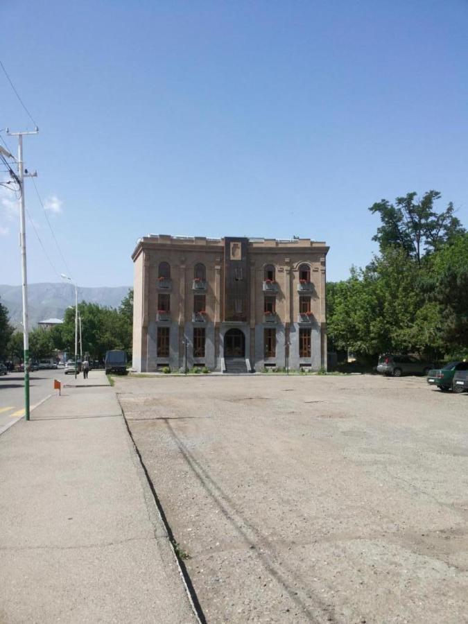 Arpa Hotell Yeghegnadzor Exteriör bild