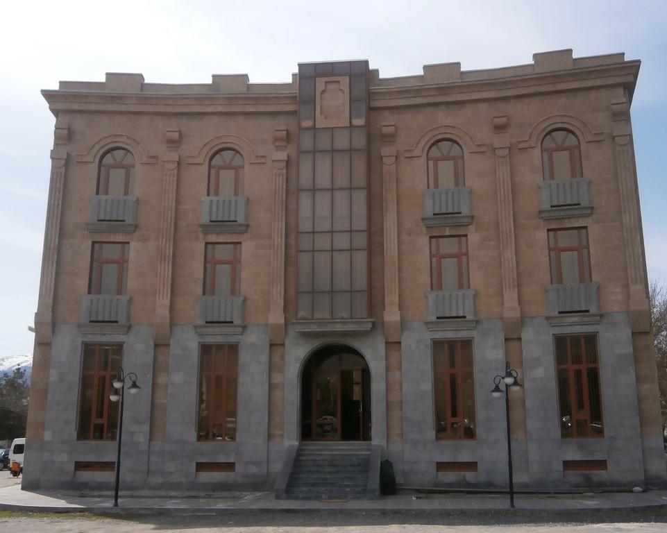 Arpa Hotell Yeghegnadzor Exteriör bild