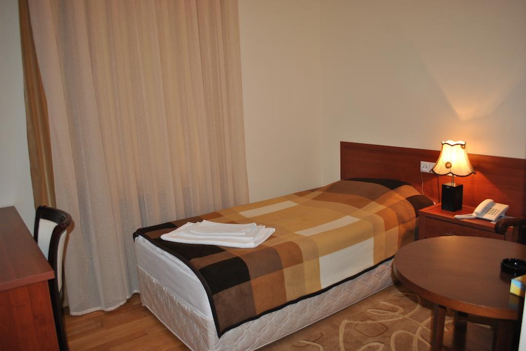 Arpa Hotell Yeghegnadzor Exteriör bild