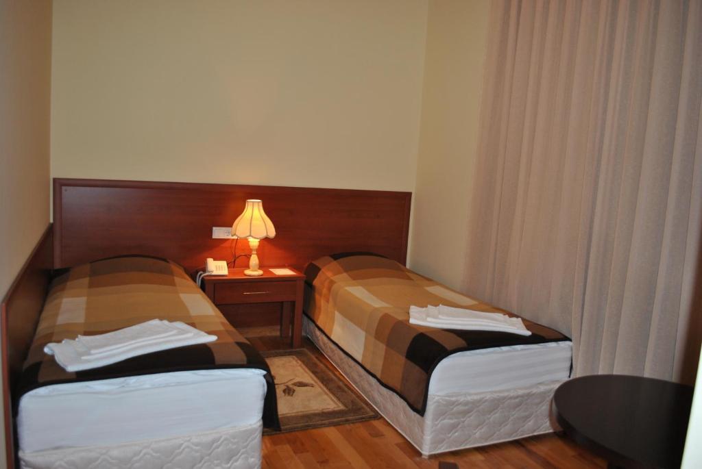 Arpa Hotell Yeghegnadzor Exteriör bild