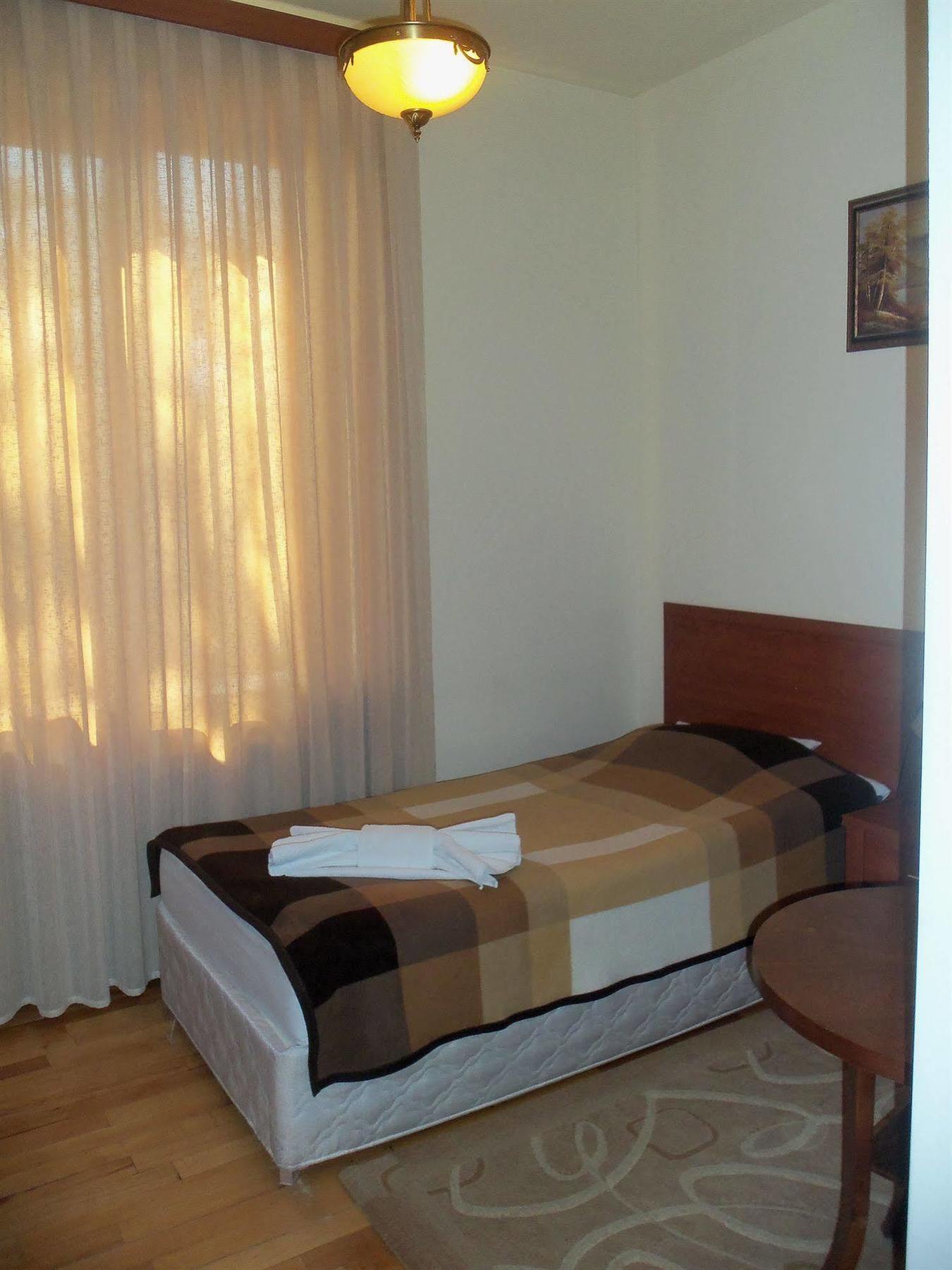 Arpa Hotell Yeghegnadzor Exteriör bild